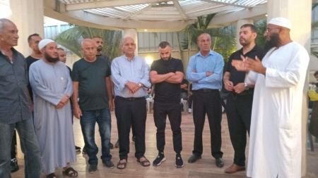 "صلح بين عائلتي الزبارقة وأبو غنيم في ديوان أبو قطيفان يُنهي خلافًا ويُرسّخ الوئام"